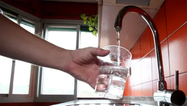 Mejore la calidad del agua de su ciudad en su hogar