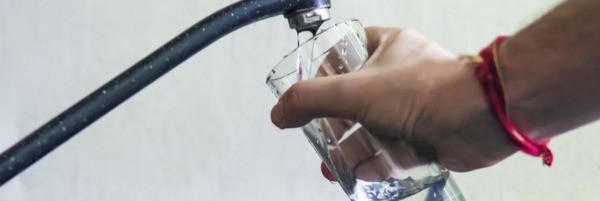 Cómo probar la calidad del agua en su hogar