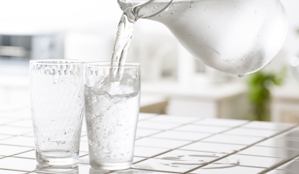¿Qué es el agua dura o blanda más saludable?