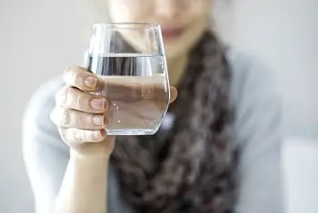 ¿A qué sabe el agua de ósmosis inversa?  ¡Y por qué!